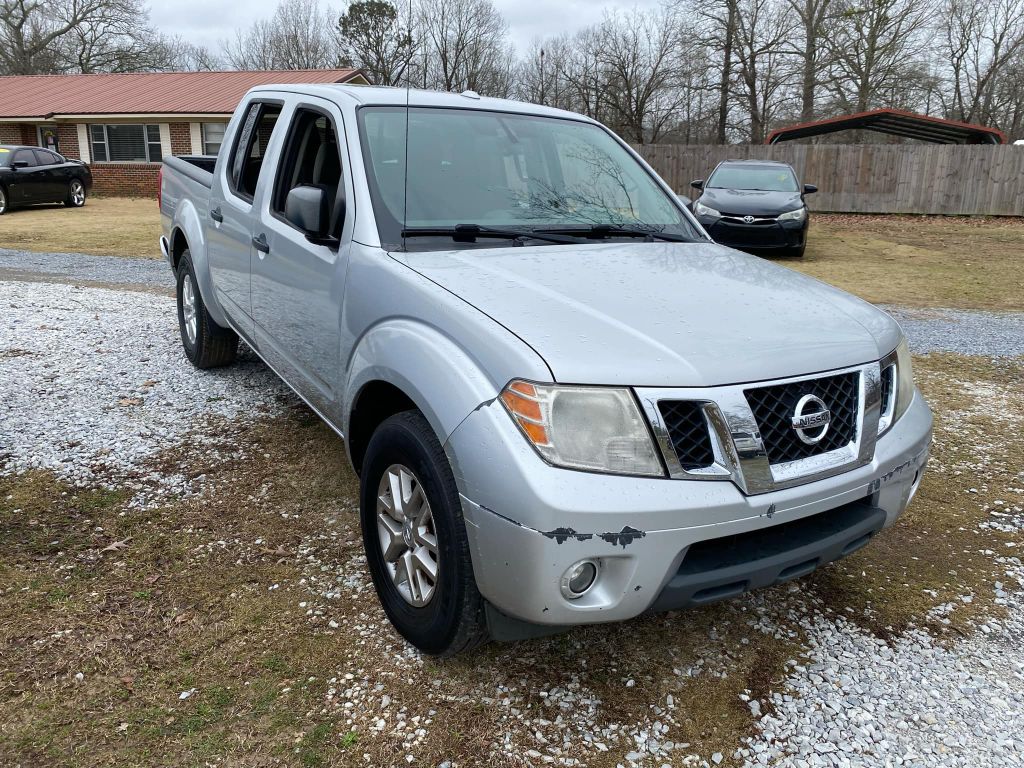 2015 Nissan Frontier SV's photo